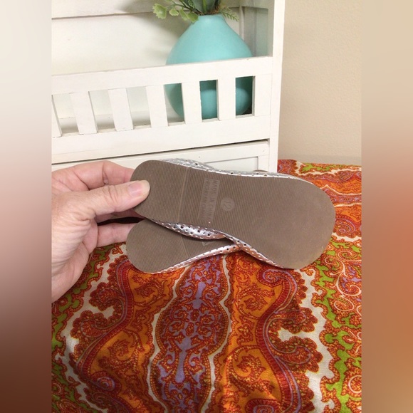 NWT Old Navy Girls Ballet Style Slip On Shoes Metallic Silver Size 12 M - Picture 7 of 10